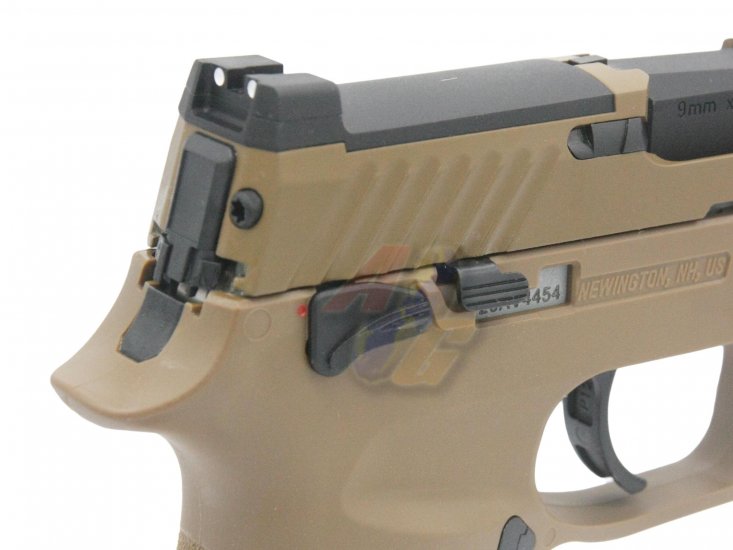 SIG/ VFC P320 M17 GBB Pistol ( Tan/ Licensed by SIG Sauer ) - Click Image to Close