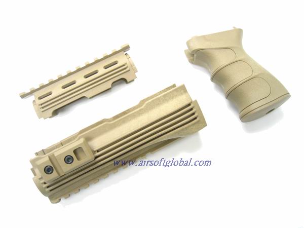 G&P AK47 Handguard With Grip - Sand - Click Image to Close